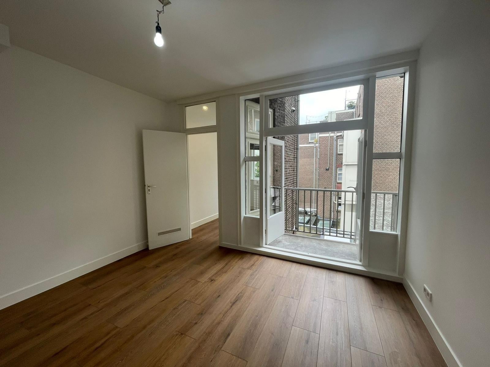 Woning te huur: Onderlangs, Amsterdam