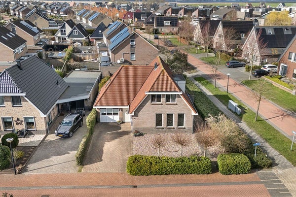 Huis Buitenbaardt 2 in Lemmer