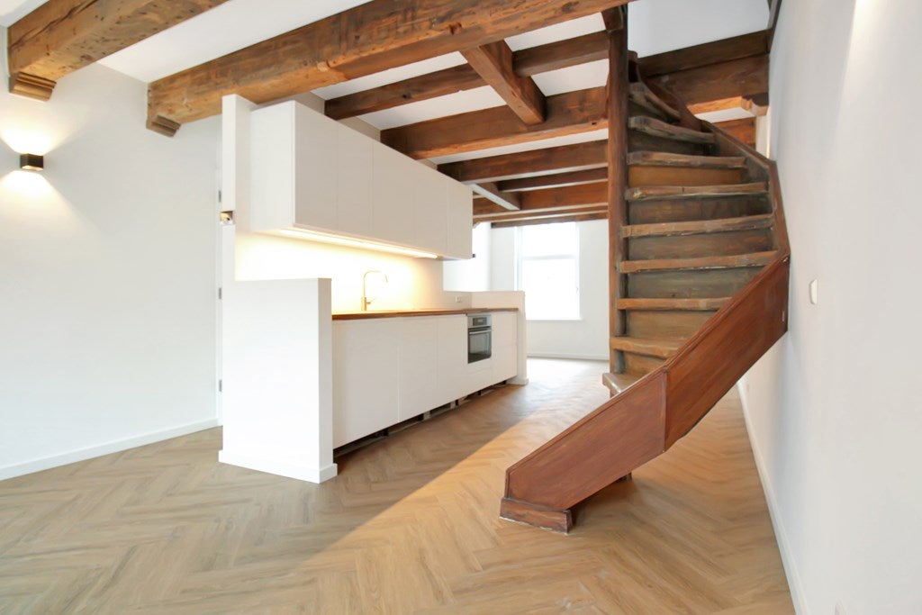 Appartement te huur: Nieuwendijk 36-3, Amsterdam