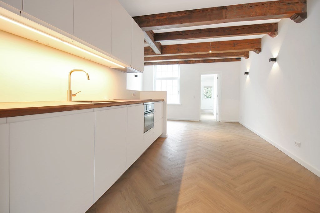 Appartement te huur: Nieuwendijk 36-3, Amsterdam