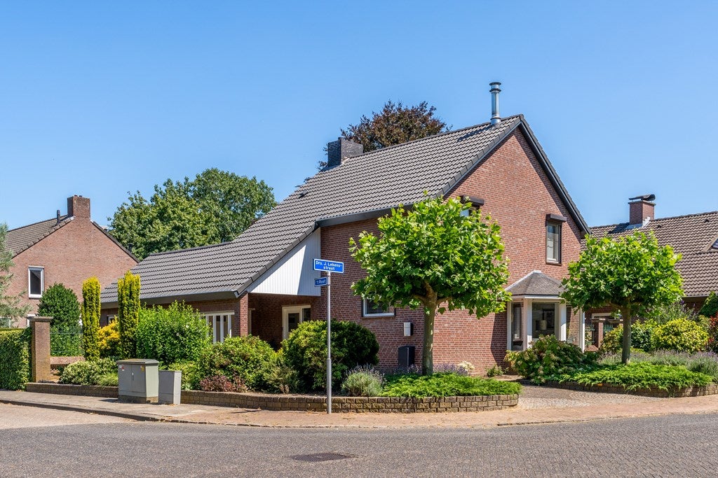 Huis Drs J. Lebensstraat 16 in Roosteren