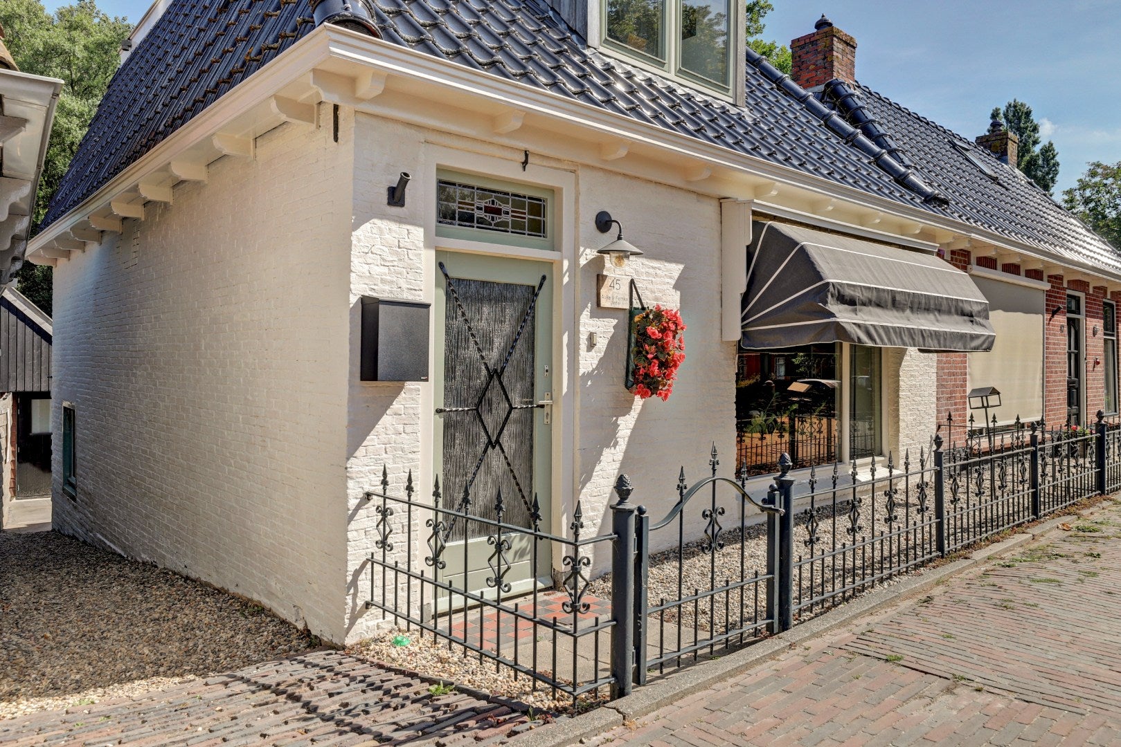 Twee-onder-één-kap te koop: Monnikebildtdijk 45, Oudebildtzijl