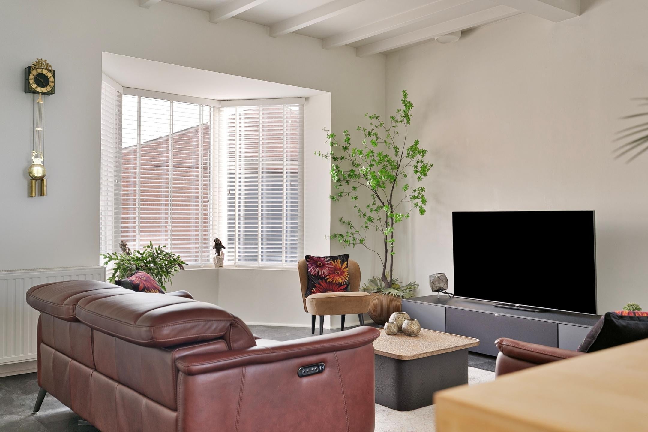 Woning te huur: Dorpsplein, Graauw