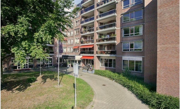 free-sector-houses for rent on Waterlooplein