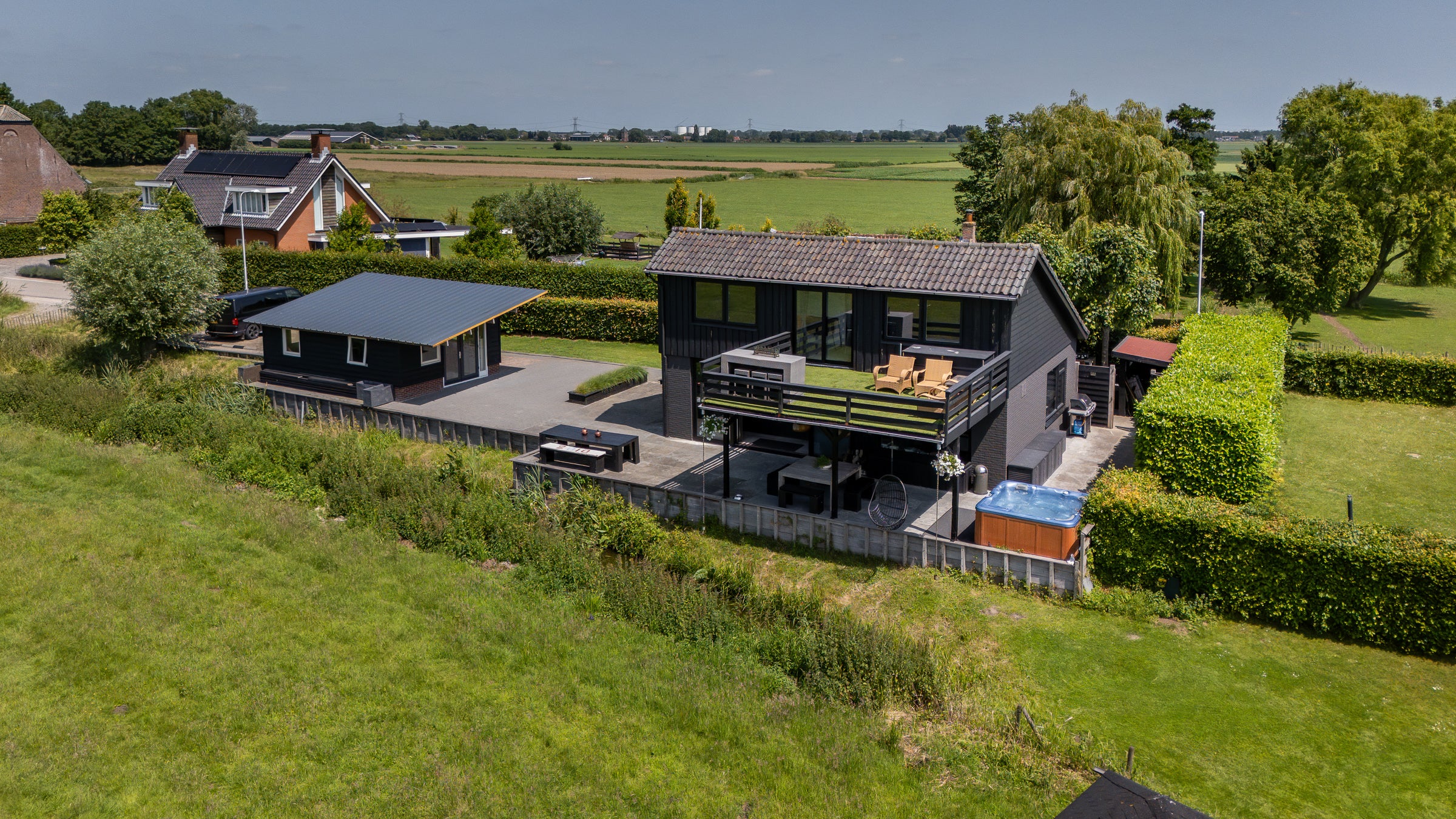 Huis Zwanegatsedijk 4 A in Maasdam