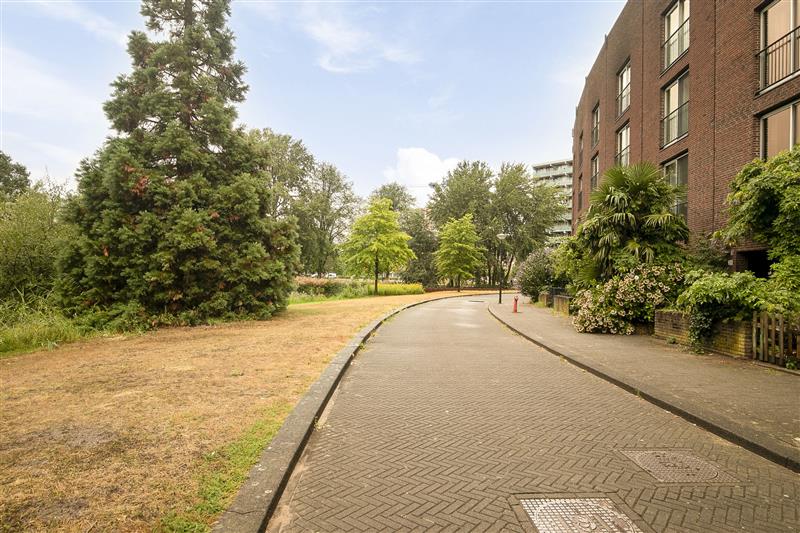 Tussenwoning te koop: Chico Mendesstraat 28, Amsterdam