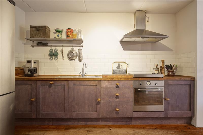 Tussenwoning te koop: Chico Mendesstraat 28, Amsterdam