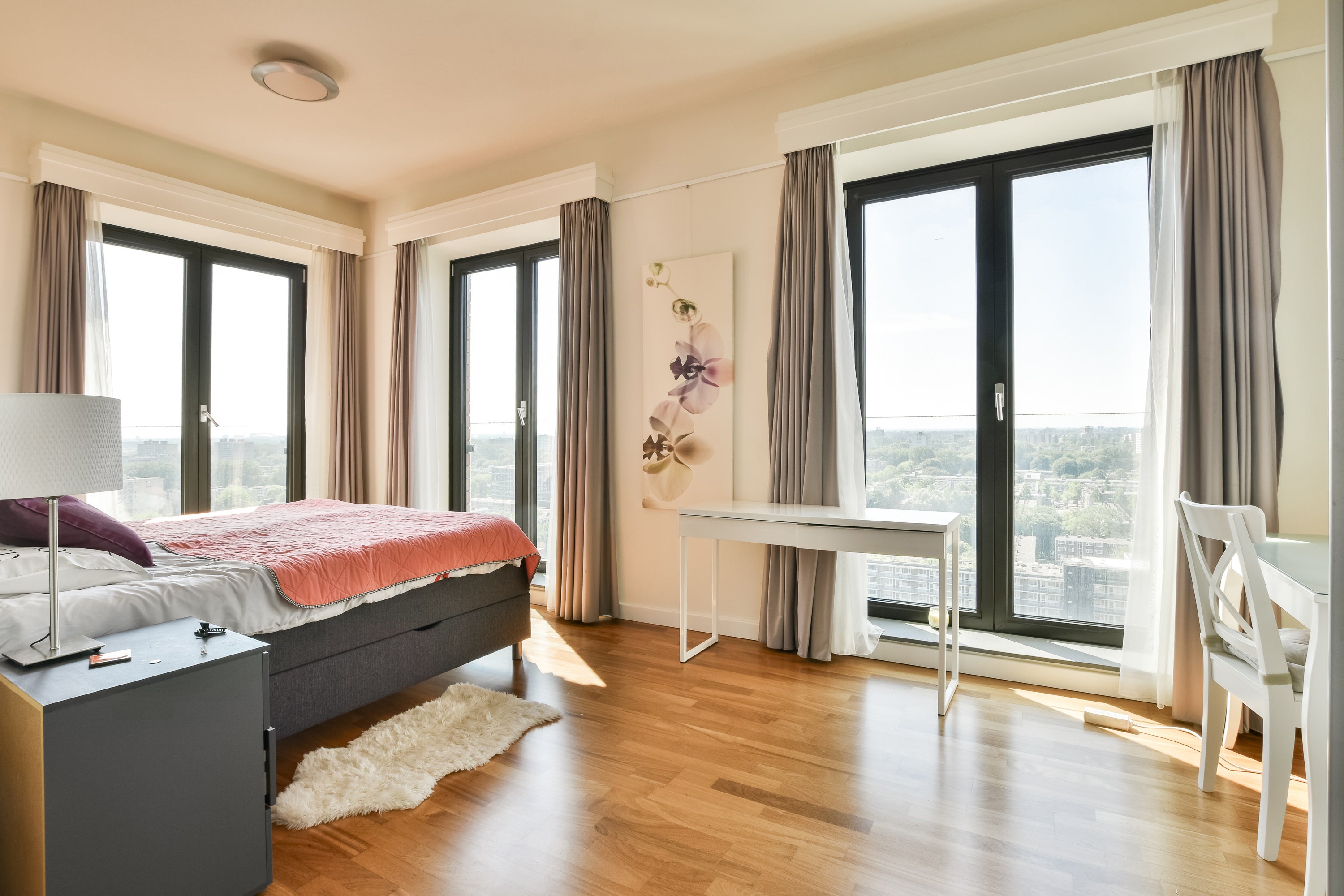 Woning te huur: Gustav Mahlerplein, Amsterdam