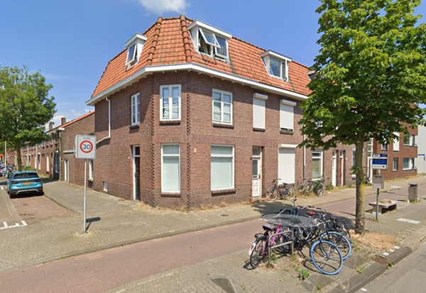Oeverstraat 92 Kamer 1e en 2e etage