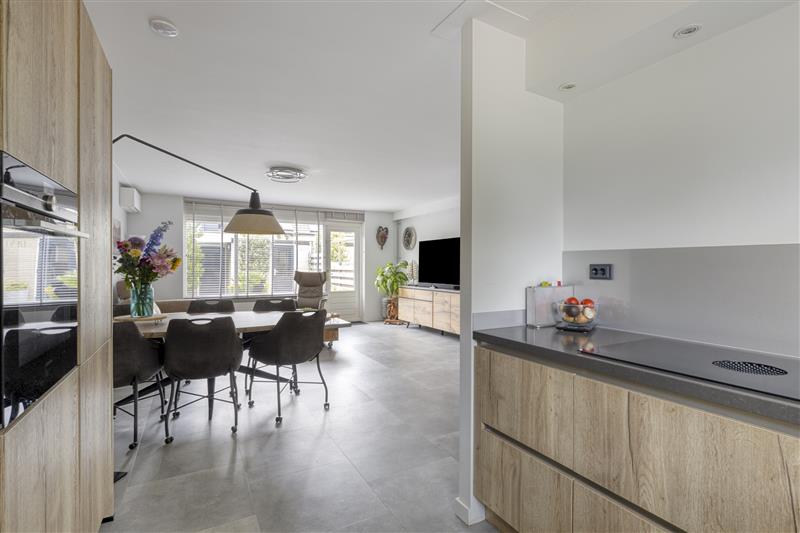 Tussenwoning te koop: Steve Bikostraat 188, Haarlem