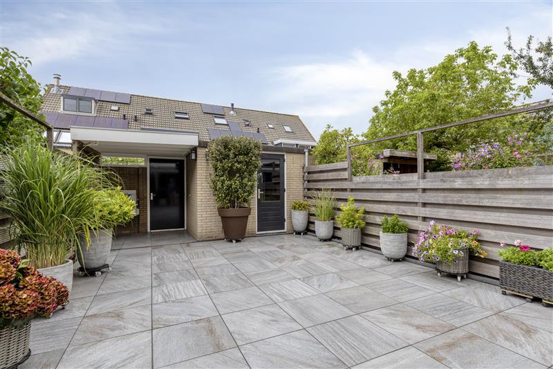 Tussenwoning te koop: Steve Bikostraat 188, Haarlem