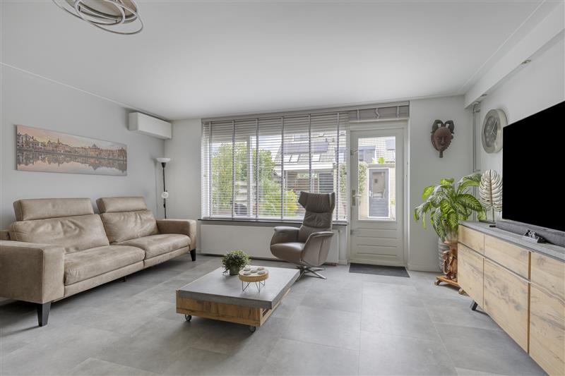 Tussenwoning te koop: Steve Bikostraat 188, Haarlem