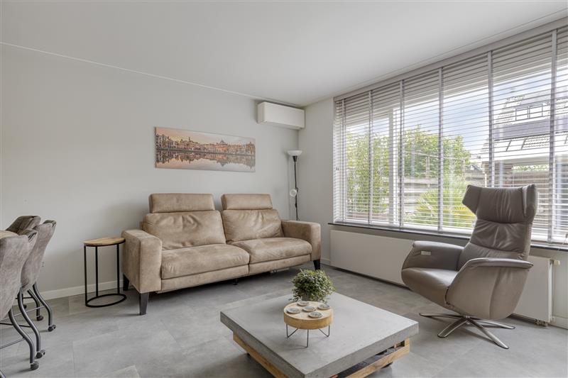 Tussenwoning te koop: Steve Bikostraat 188, Haarlem