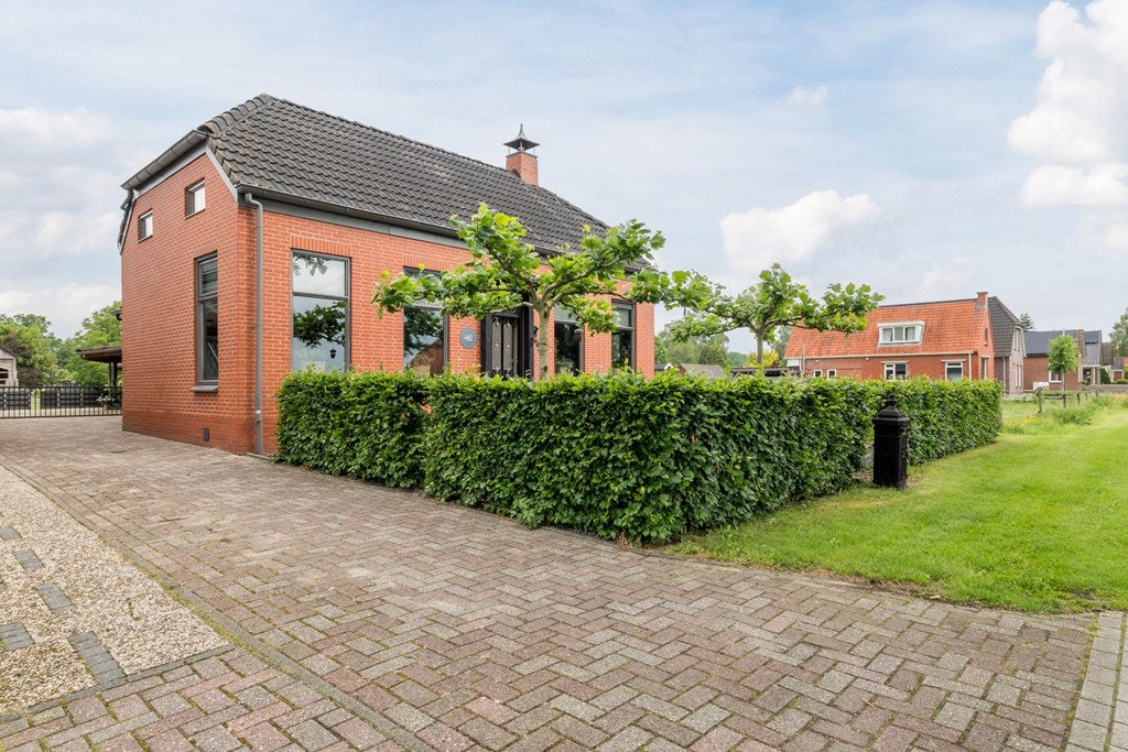 Huis Zuiderdiep 461 in Nieuw-Buinen
