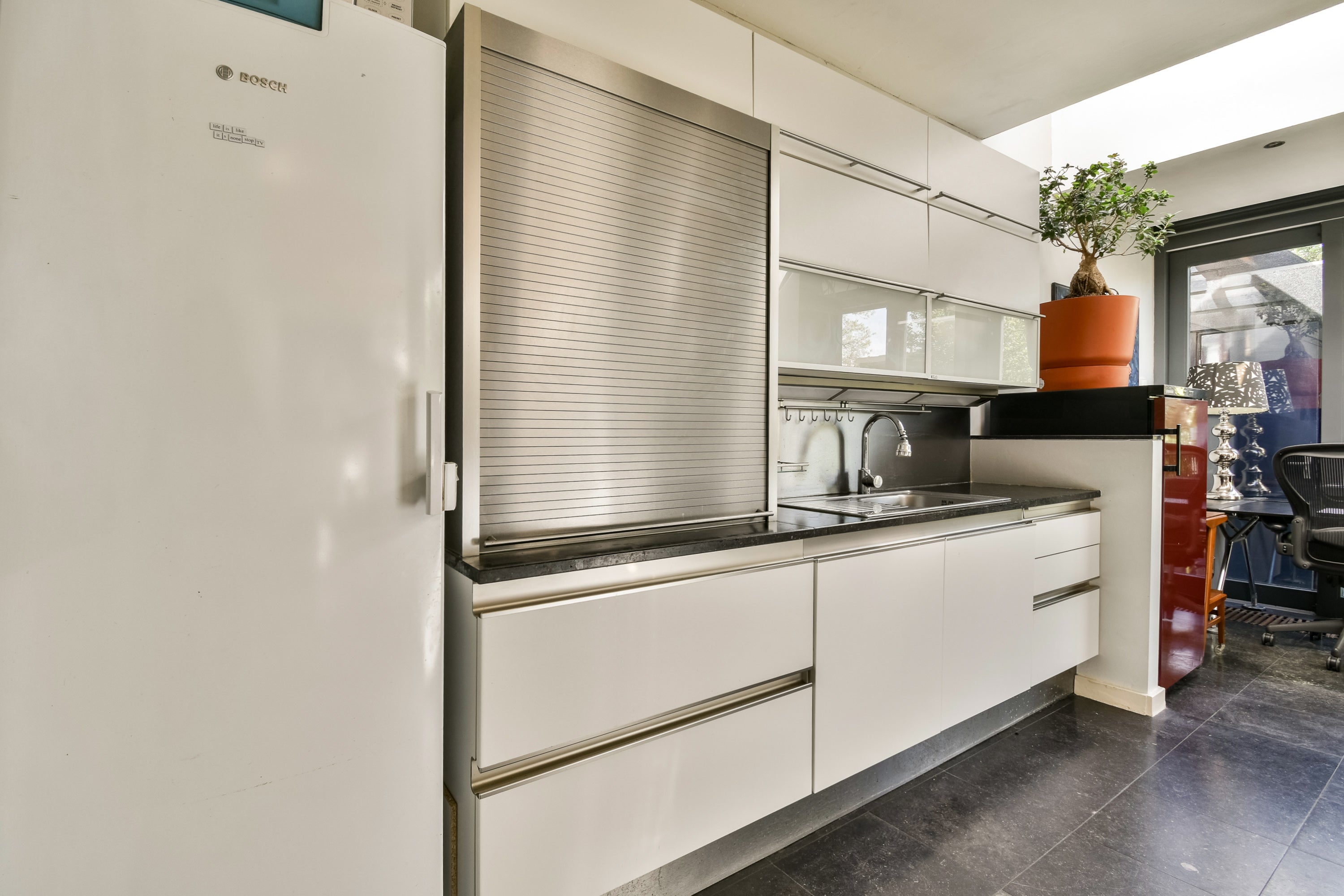 Tussenwoning te koop: Catharina van Clevepark 57, Amstelveen