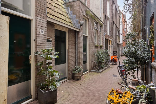 Flat Heintje Hoekssteeg in Amsterdam