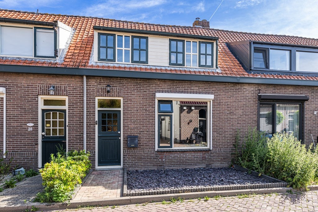 Huis Dijkhof 18 in Stad aan 't Haringvliet