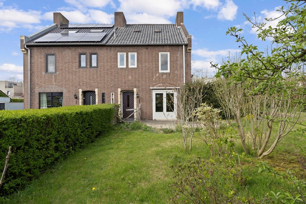 Twee-onder-één-kap te koop: Op de Acker 15, Hoensbroek