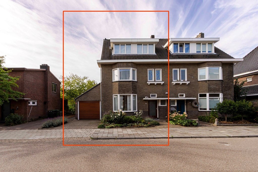 Twee-onder-één-kap te koop: Poststraat 30, Landgraaf