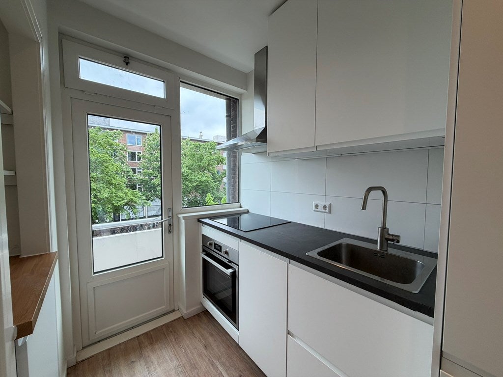 Flat Admiraal de Ruyterweg 37 C