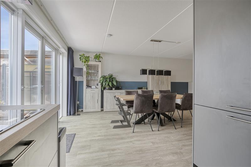 Tussenwoning te koop: Jeroen Boschplantsoen 53, Almere