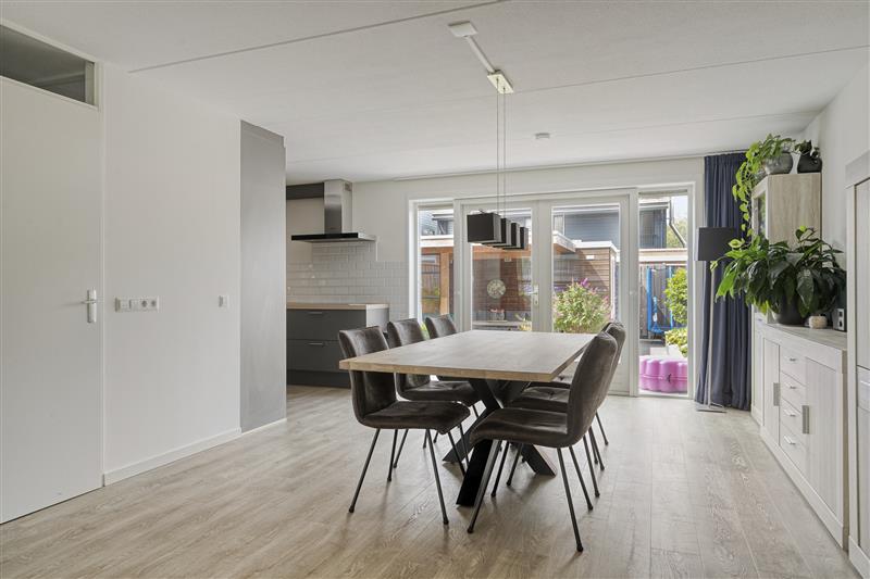 Tussenwoning te koop: Jeroen Boschplantsoen 53, Almere