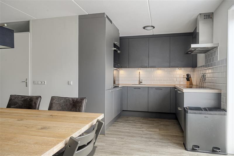 Tussenwoning te koop: Jeroen Boschplantsoen 53, Almere