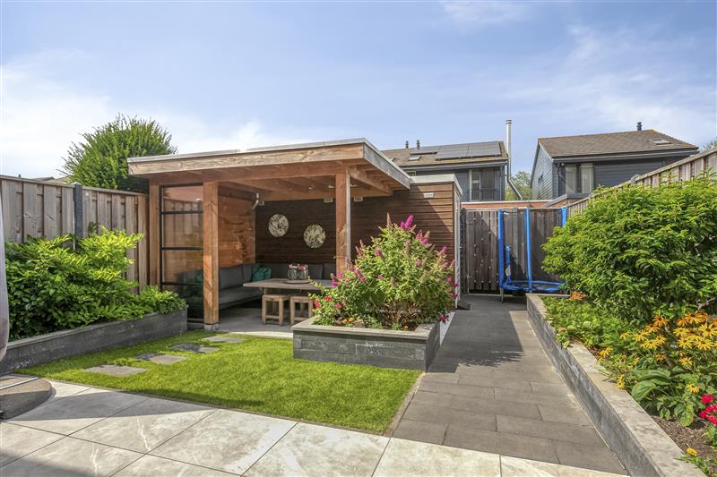 Tussenwoning te koop: Jeroen Boschplantsoen 53, Almere