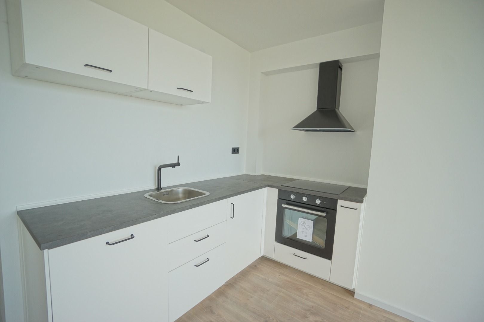 Woning te huur: Lange Hilleweg, Rotterdam