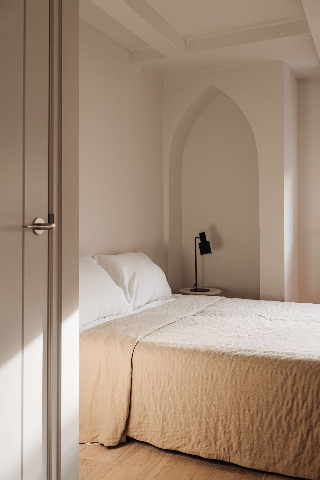 Woning te huur: Kromme Waal, Amsterdam