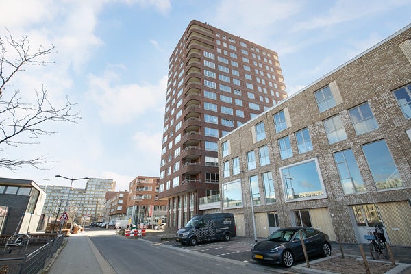 Piso Rinus Michelslaan en Amsterdam