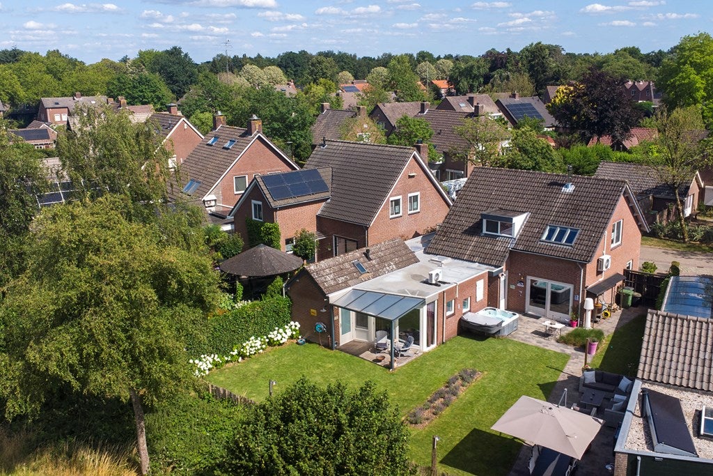 Huis Donkbeemd 33 in Lage Mierde