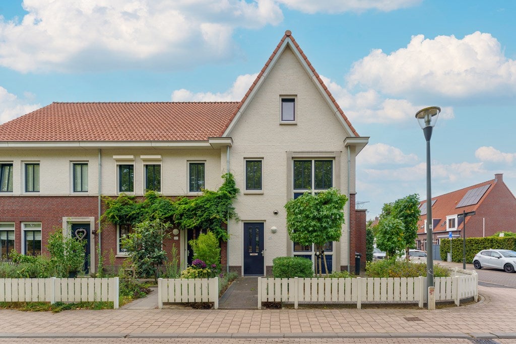 Huis Hasselbeemden 24 in Helmond