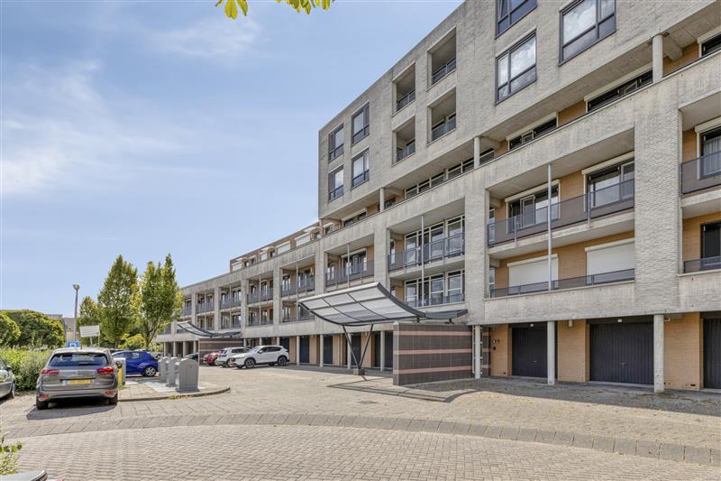 Appartement te koop: Rosa Luxemburgpark 83, Purmerend