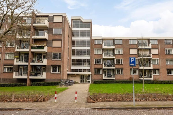 Flat Via Regia 132 E