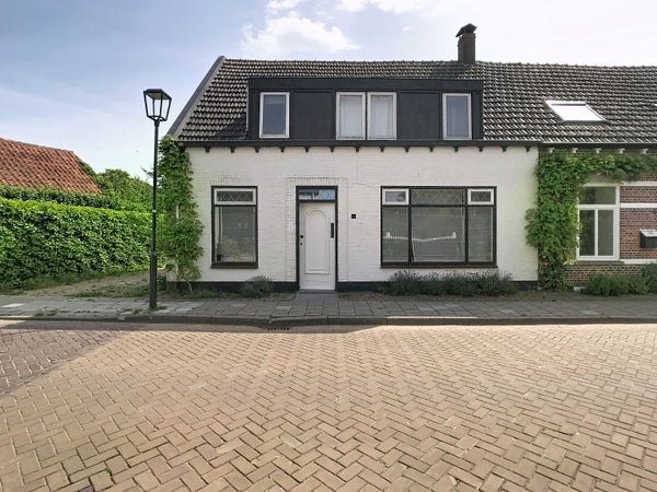 Dorpsstraat 31 in Retranchement