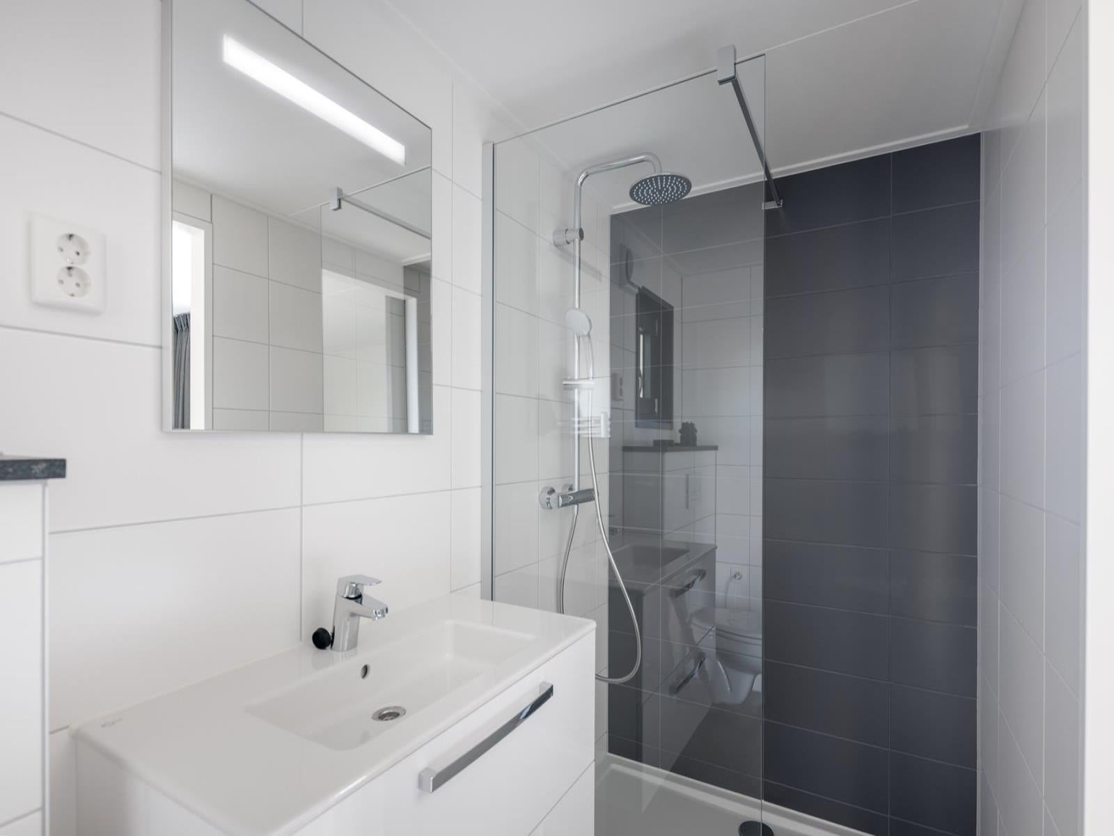 Vrijstaande woning te koop: Buitengronden 7-9, Zwartewaal