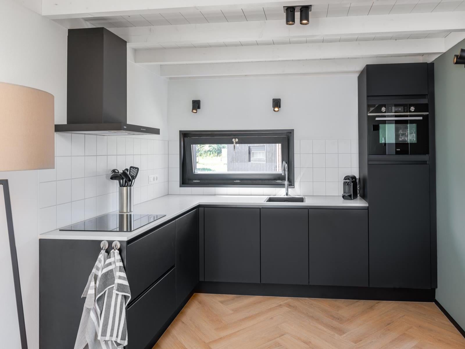 Vrijstaande woning te koop: Buitengronden 7-9, Zwartewaal