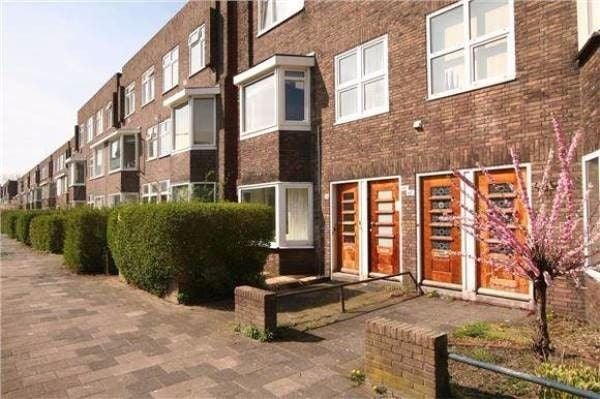 Kamer E. Thomassen à Thuessinklaan 40 in Groningen
