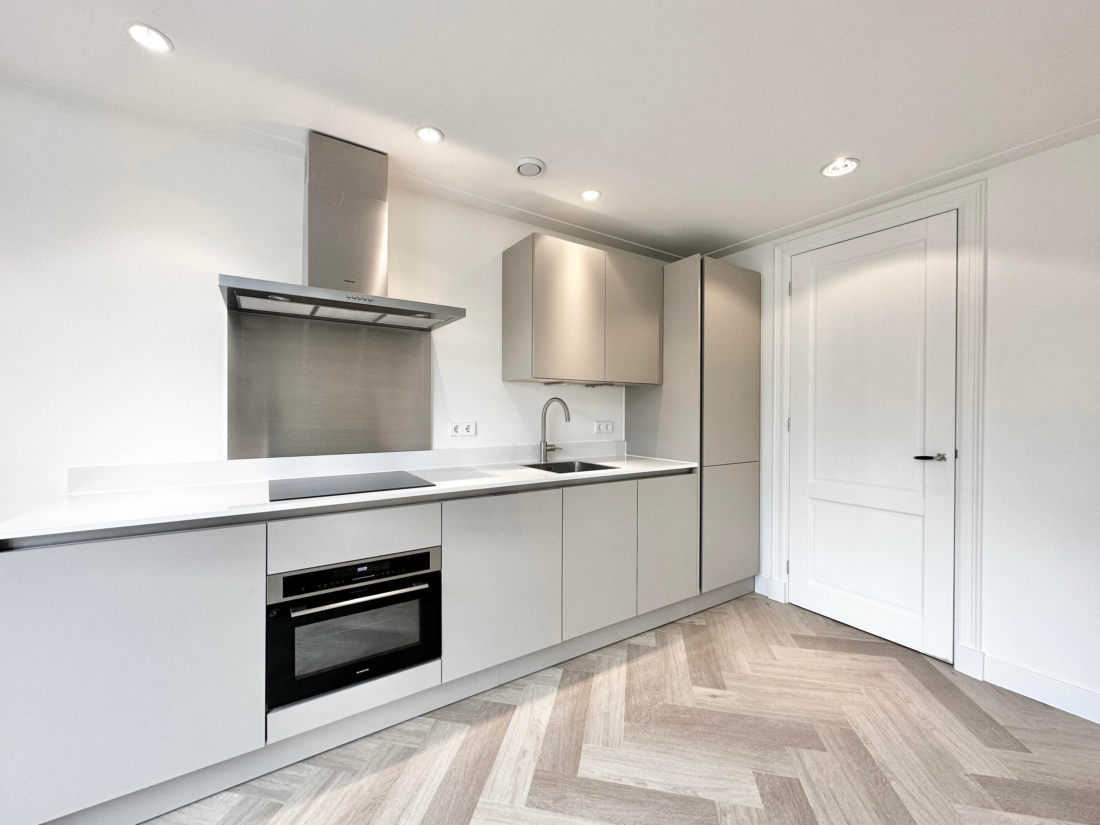 Woning te huur: Admiraal De Ruijterweg, Amsterdam