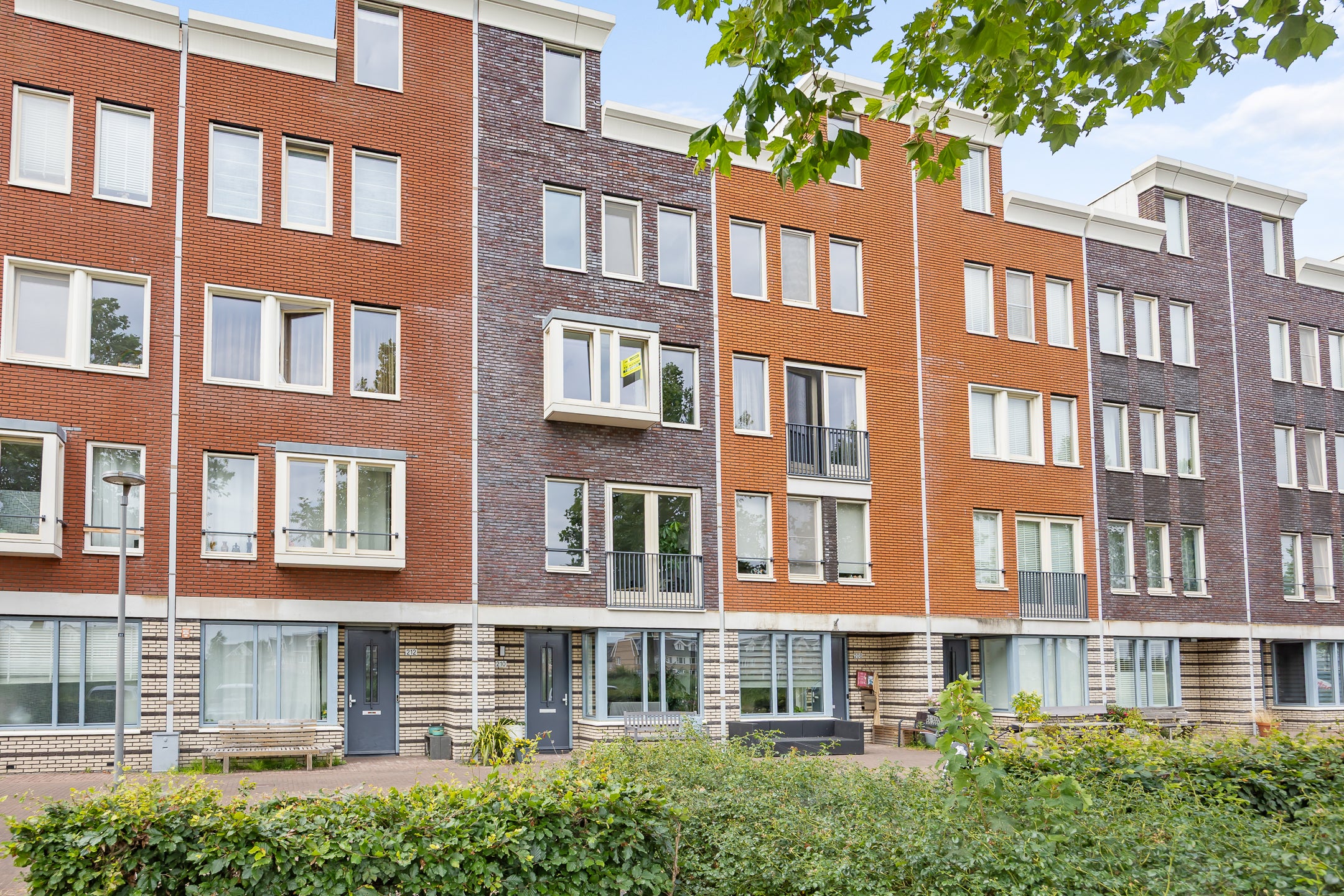 Tussenwoning te koop: Frankrijkkade 210, Almere