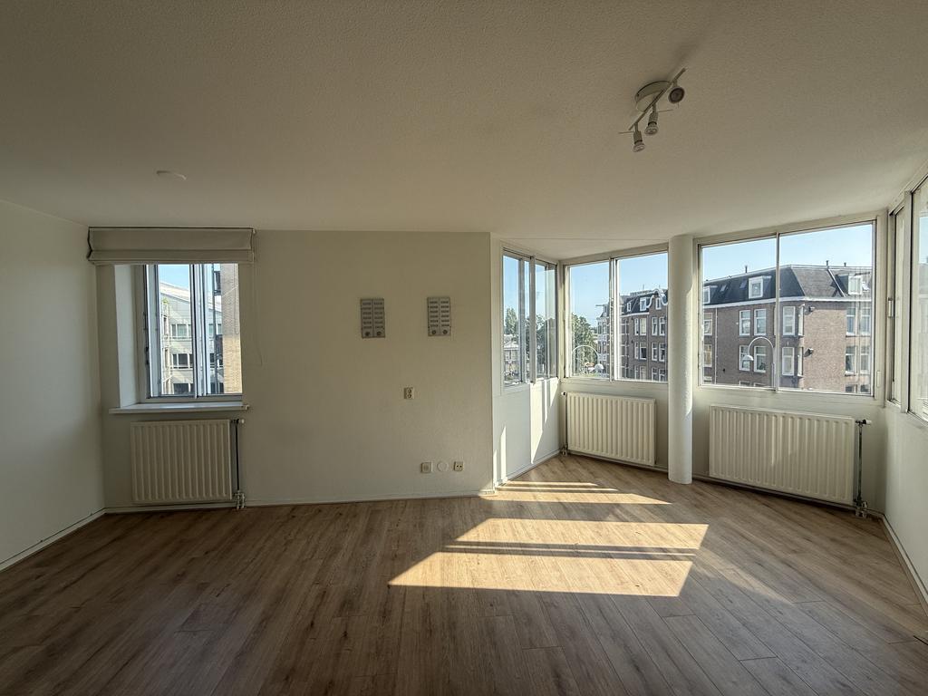 Flat Oranje-Vrijstaatkade 11 A