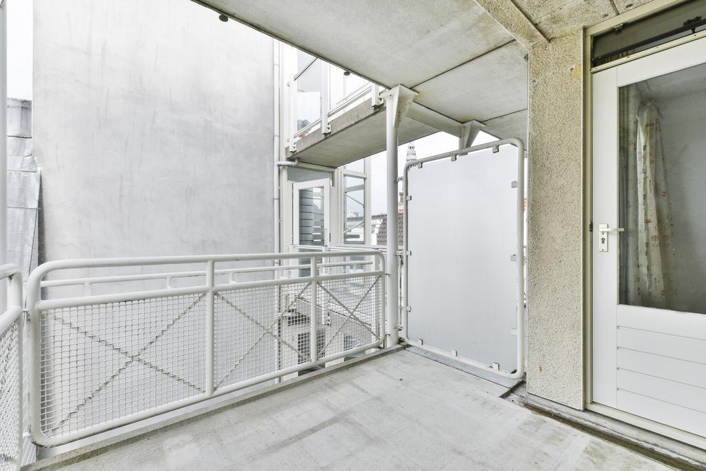 Appartement aan de Oudezijds Voorburgwal in Amsterdam (1012 EM)