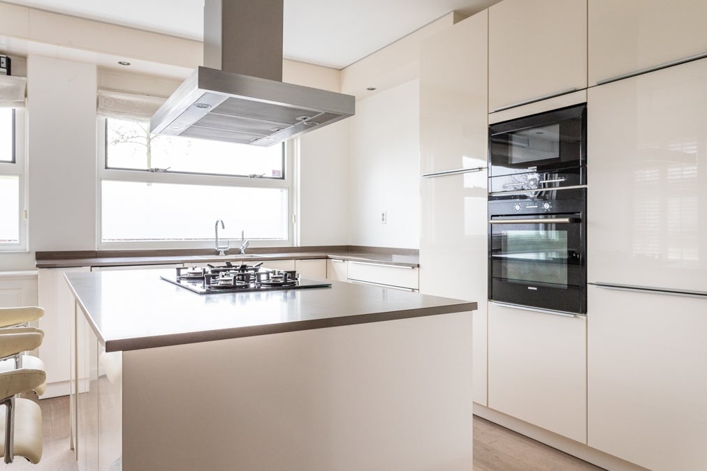 Te huur: Huis Vrouw Avenweg 131 in Den Haag