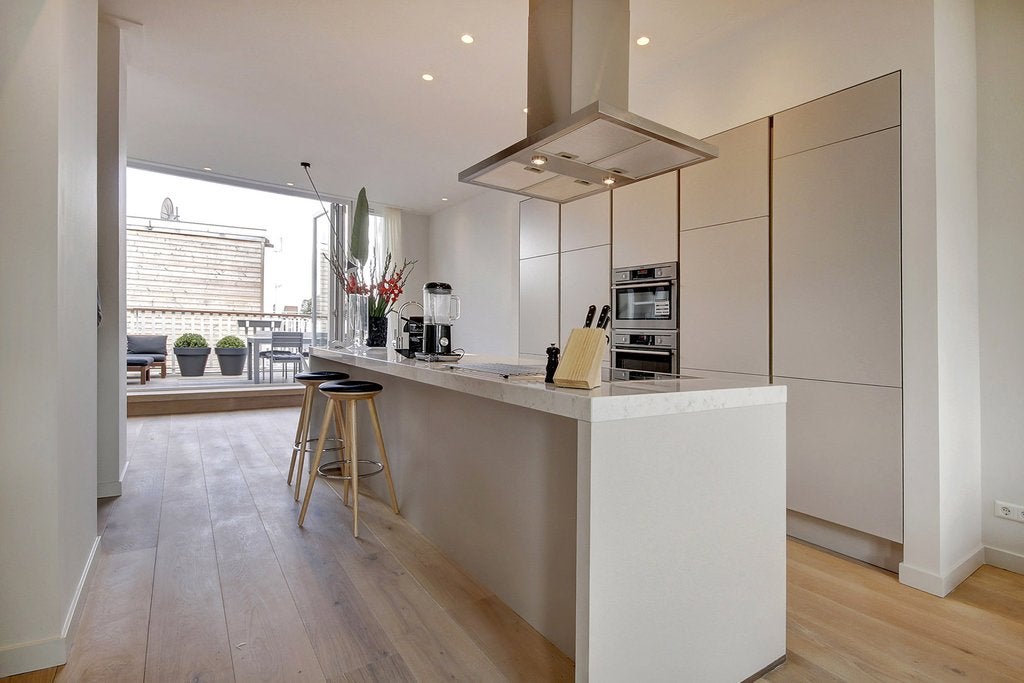Flat Van Baerlestraat 116 4