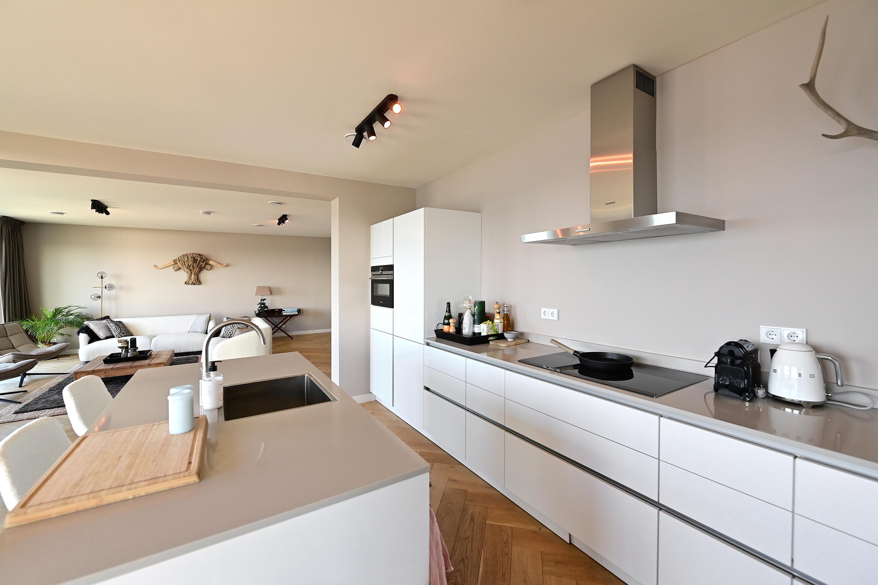 Appartement te huur: Zeeduinweg 540, Almere