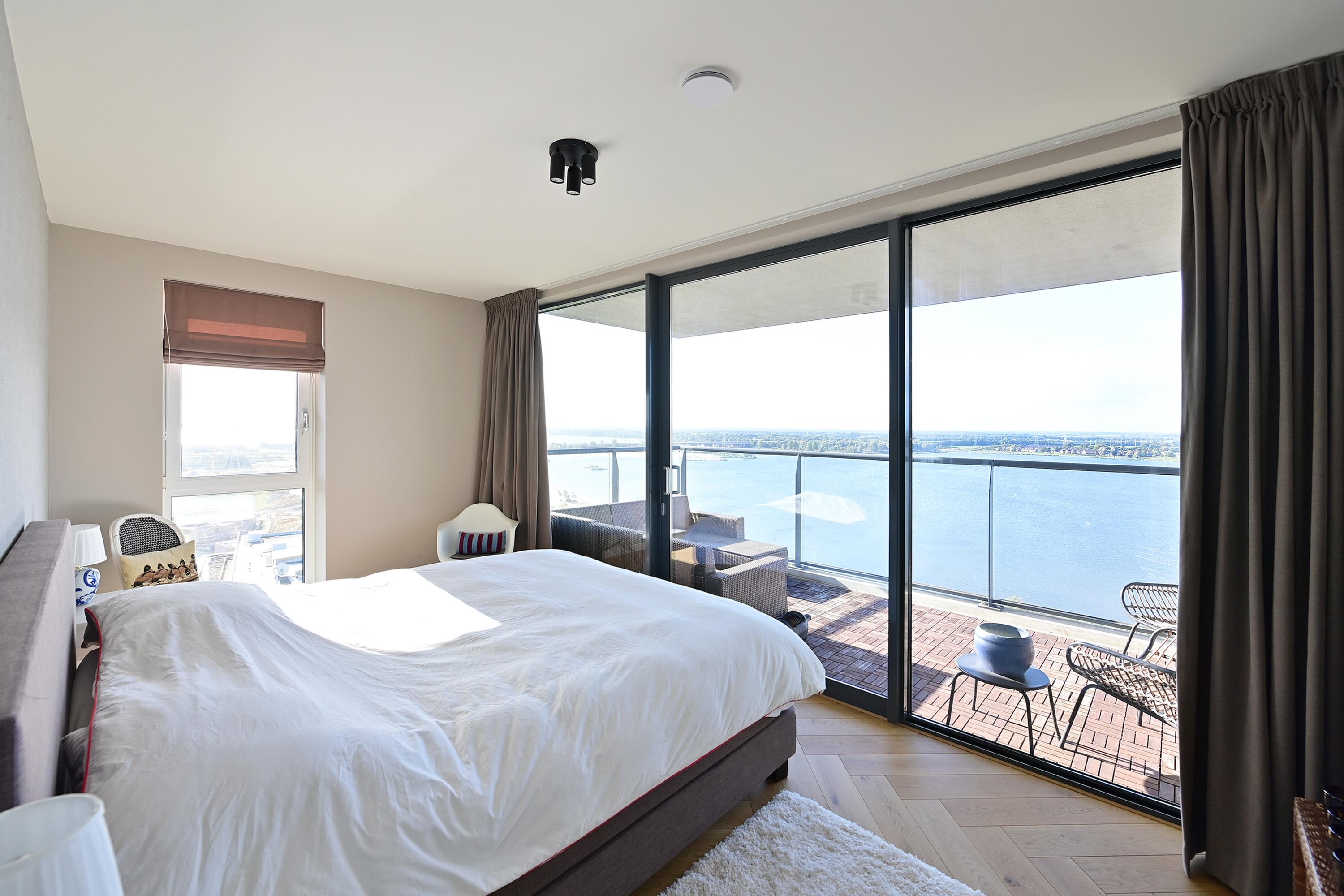 Appartement te huur: Zeeduinweg 540, Almere