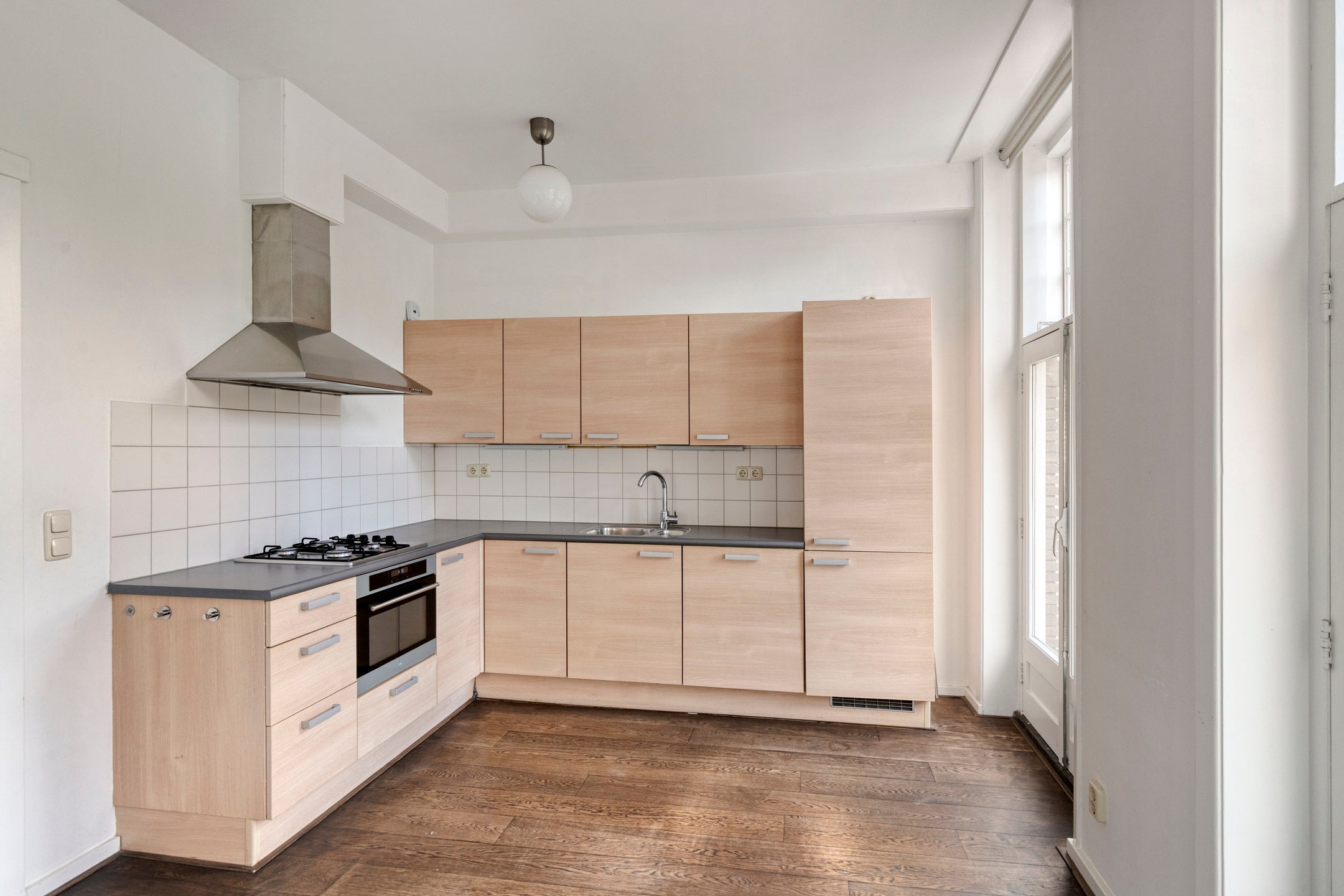 Woning te huur: Minervaplein, Amsterdam