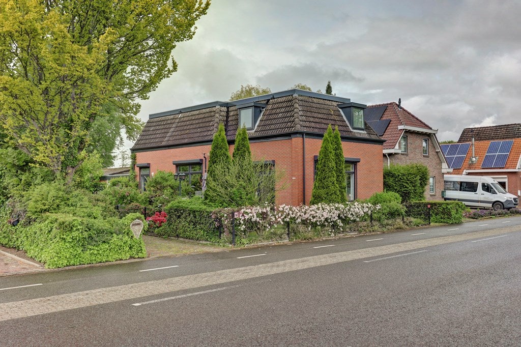Huis Oosterdiep WZ 144 in Emmer-Compascuum