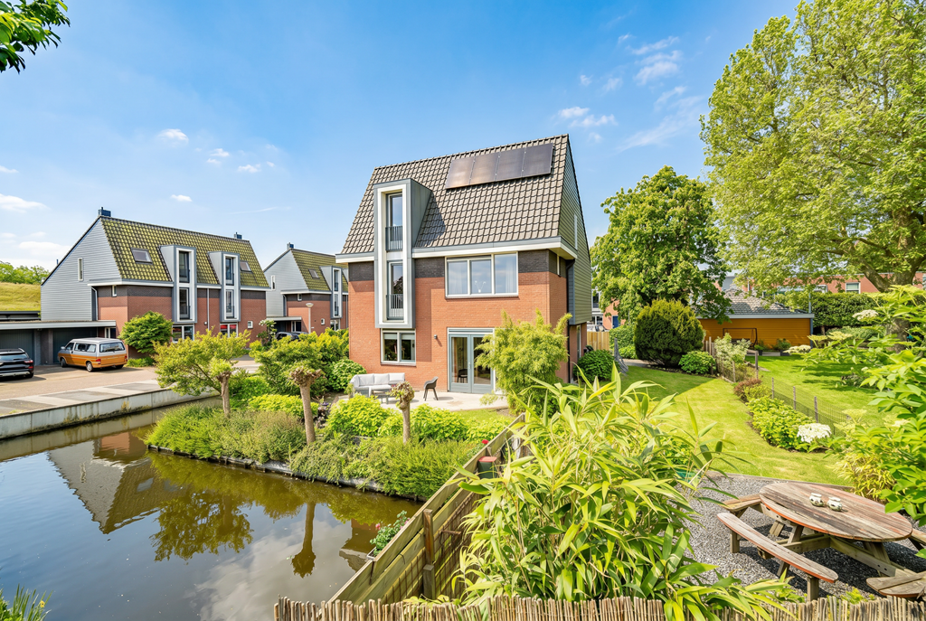 Huis Zuidveldt 1 in Zoeterwoude
